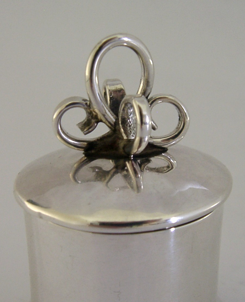 PETER E BALL HAND MADE ENGLISH SOLID STERLING SILVER BOX 1983 DESIGNER