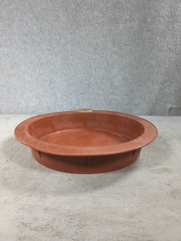 Smartware Silicone Bakeware Flexible 8" Round Cake Pan - Dirty