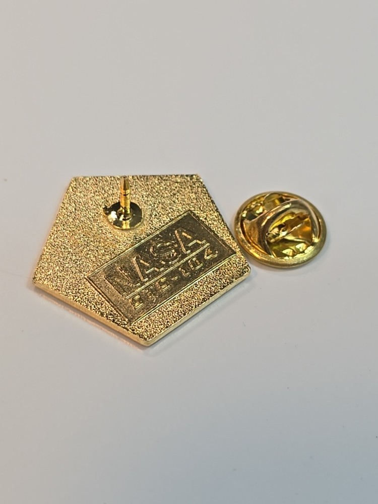 NASA Lapel Pin STS-104 Mission