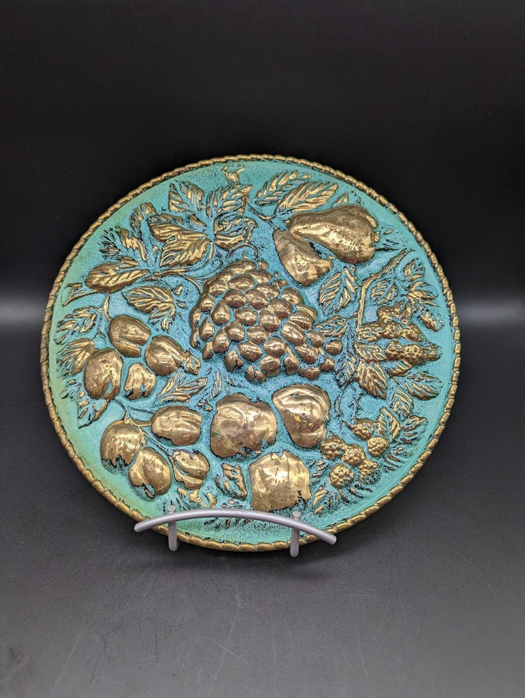 Elpec Embossed Round Brass Decorative Wall Plates 2