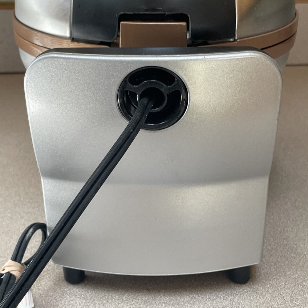 Bialetti Copper Titanium Ceramic Nonstick Turn Belgian Waffle Maker TSK-2901BW