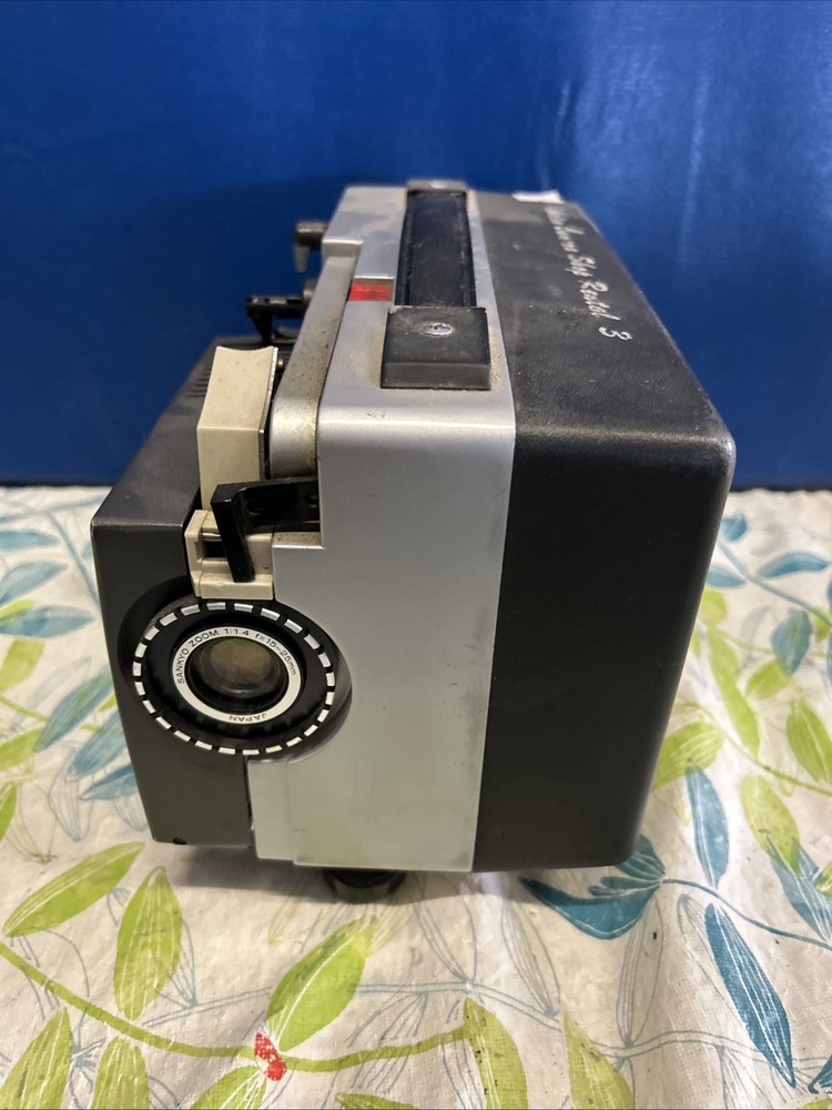 Sankyo Dualux-1000 Projector