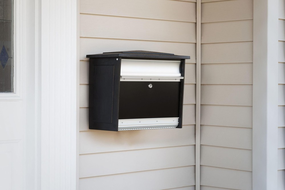 Architectural Mailboxes MailSafe™ Locking, Wall-Mounted Mailbox Medium, Black
