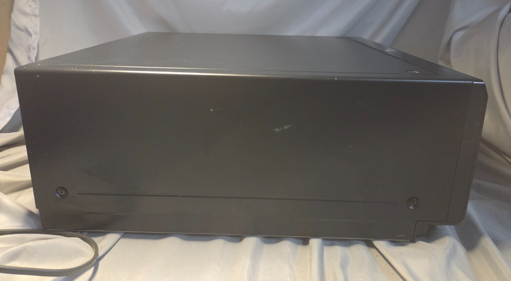 Sony CDP-CX300 Mega Storage 300 Disc CD Player Powers On, Turns