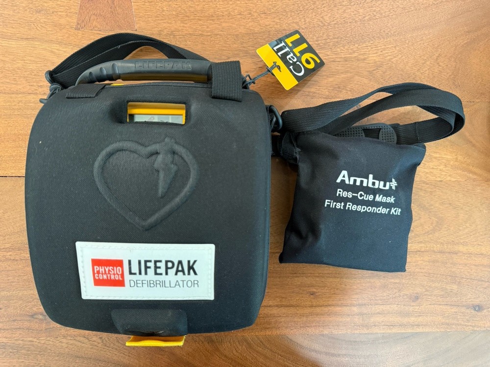 Physio Control Lifepak CR Plus With Case
