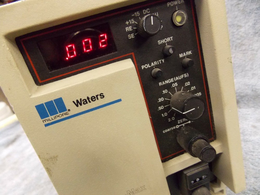 Waters Millipore Lambda Max 481 LC Spectrophotometer Variable Wavelength Detect