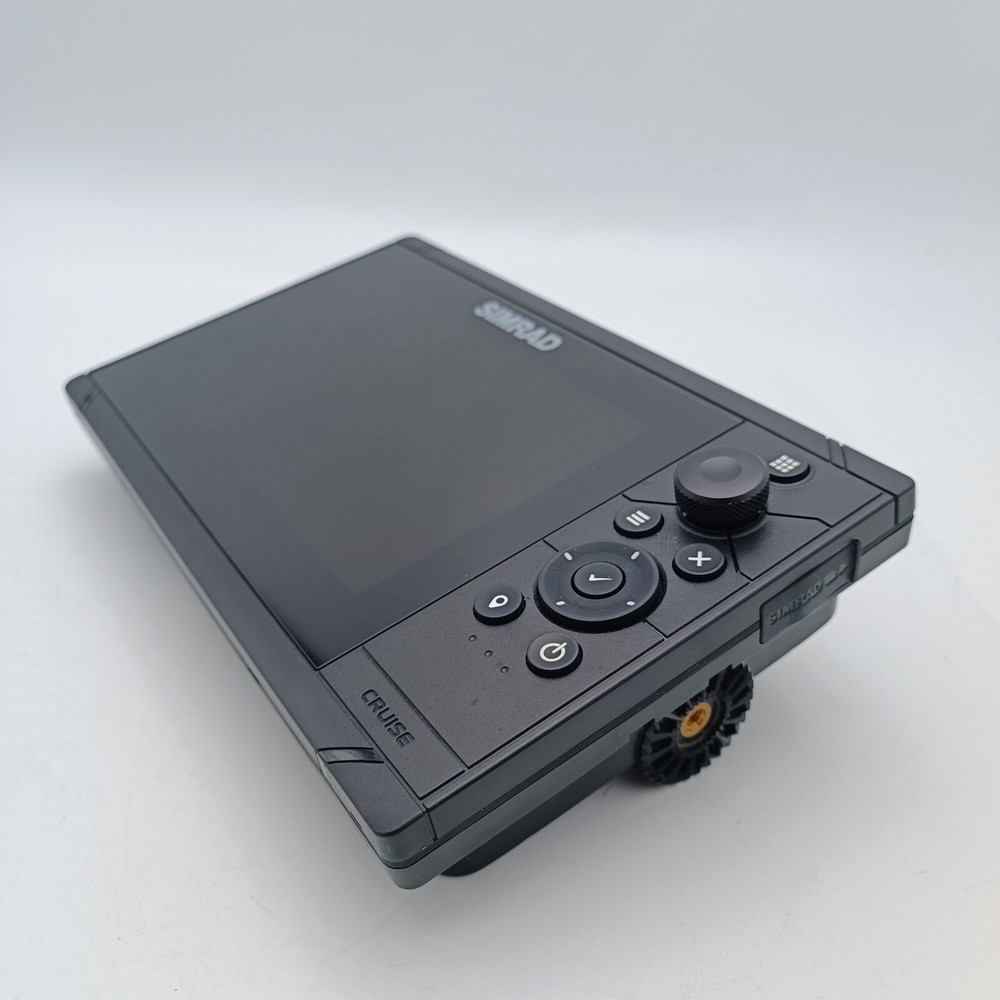 Simrad Cruise 7 7`` Color GPS Chartplotter w/ Suncover