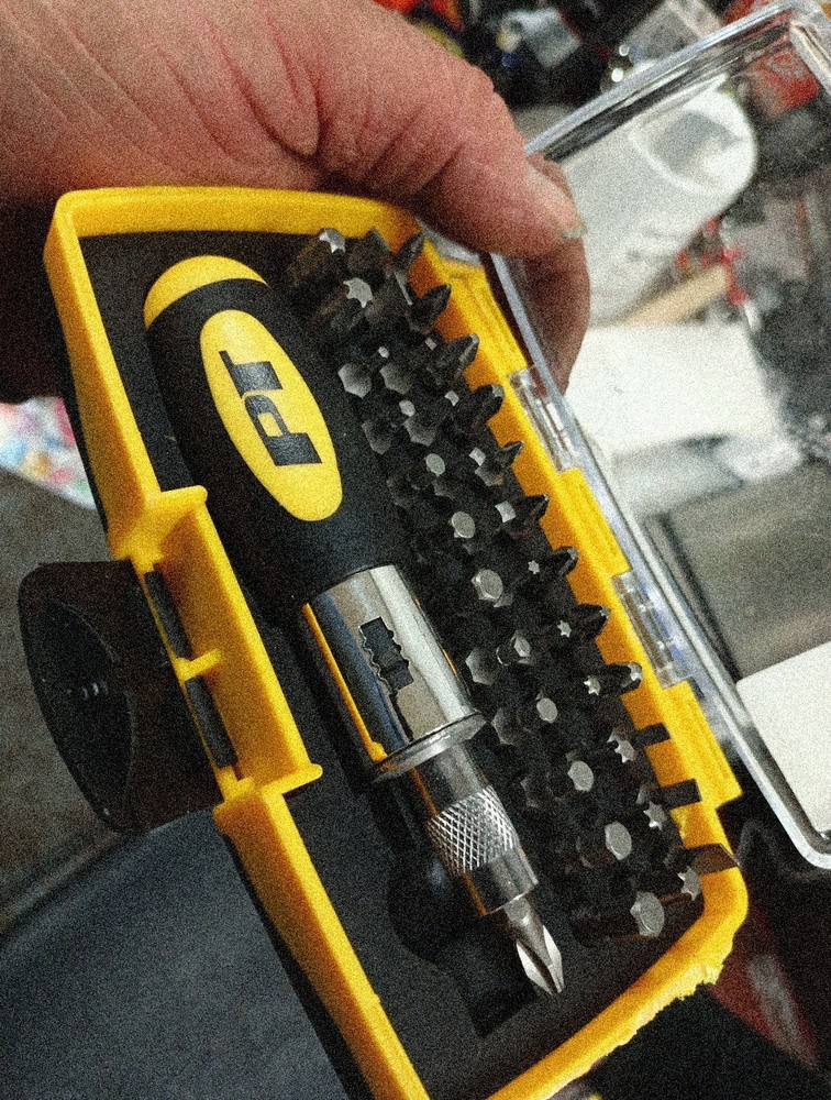 PERFORMANCE TOOL 38 PIECE BIT Driver SET 9133