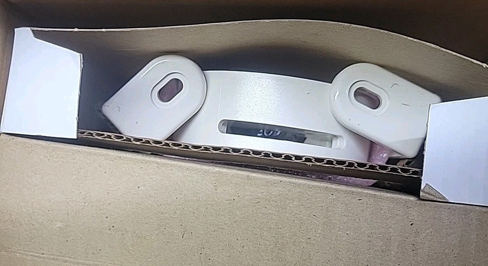 System Sensor (BEAMMMK) Projected beam smoke detector multi-mount kit Open Box