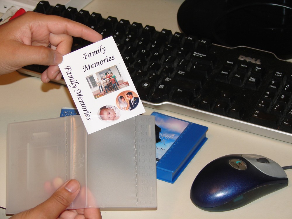 Thumb / Flash / Jump / USB drive case (red 4-pack)