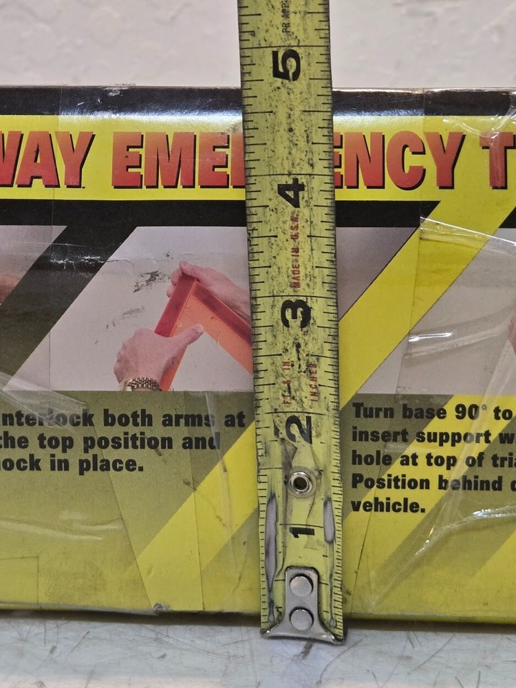 Blazer International Highway Emergency Triangles 7500 3-Pack 007739400