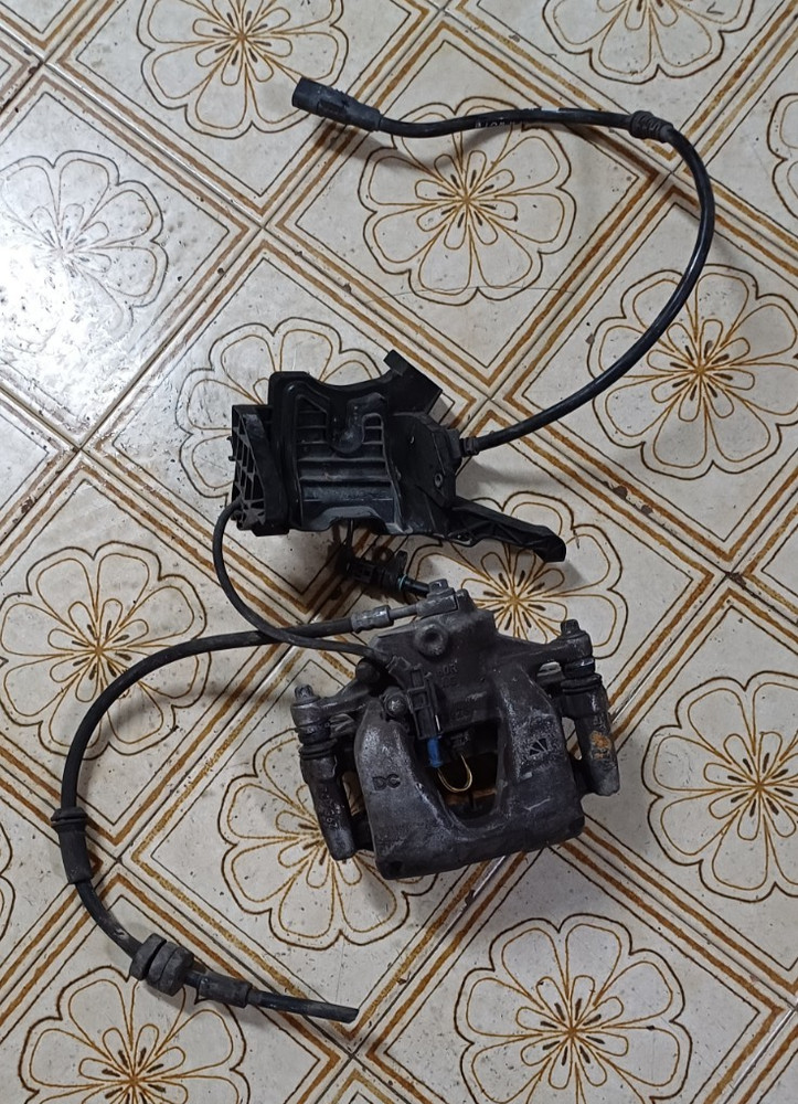 Mercedes A-Class W177 FRONT RIGHT BRAKE CALIPER COD A1774212000