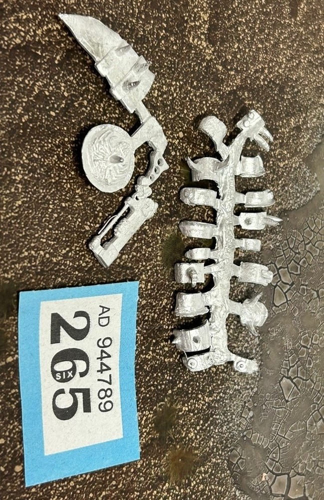 Sci Fi Metal Shoulder Pads Bits Pack 28mm Scale