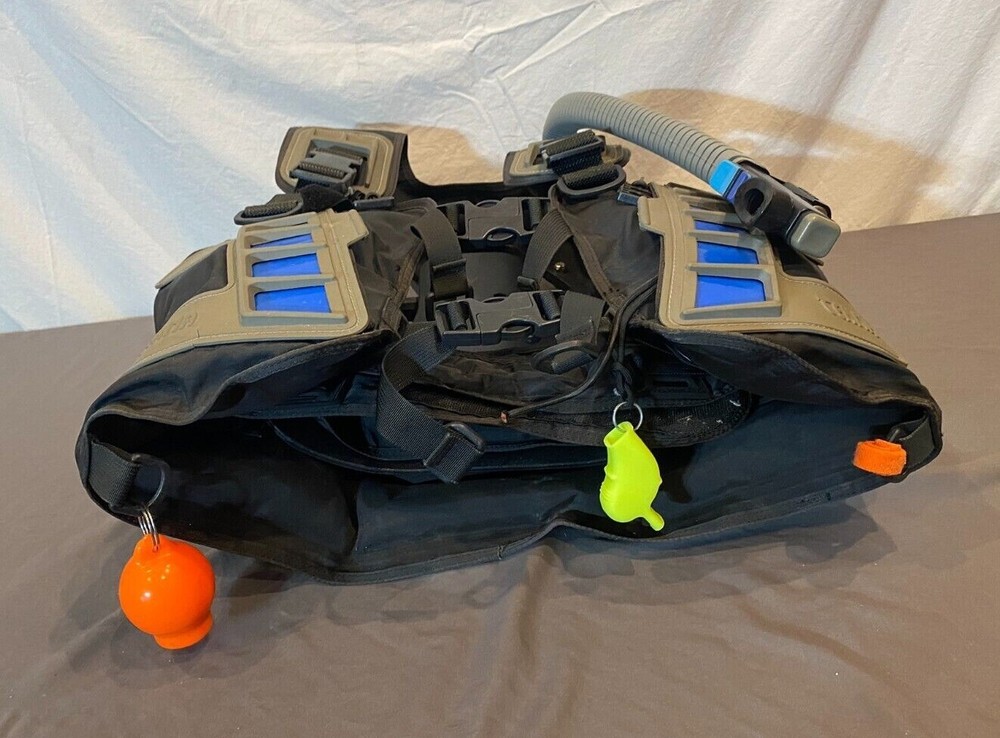 Tekna BCD Compact SCUBA Buoyancy Compensation Device Size Medium GREAT