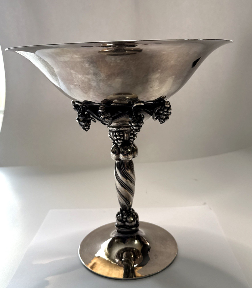Authentic Georg Jensen Denmark Sterling Silver Large Grape Bowl 264A