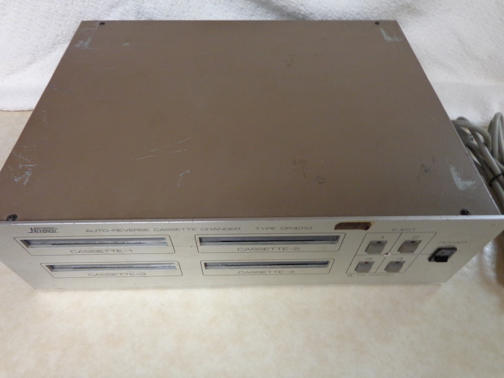 Auto-Reverse 4 Cassette Changer by Niverco Type Cp 4010