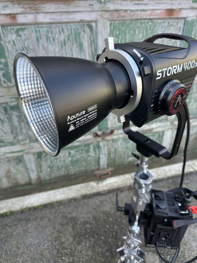 Aputure STORM 400x Tunable White LED Monolight (V-Mount)