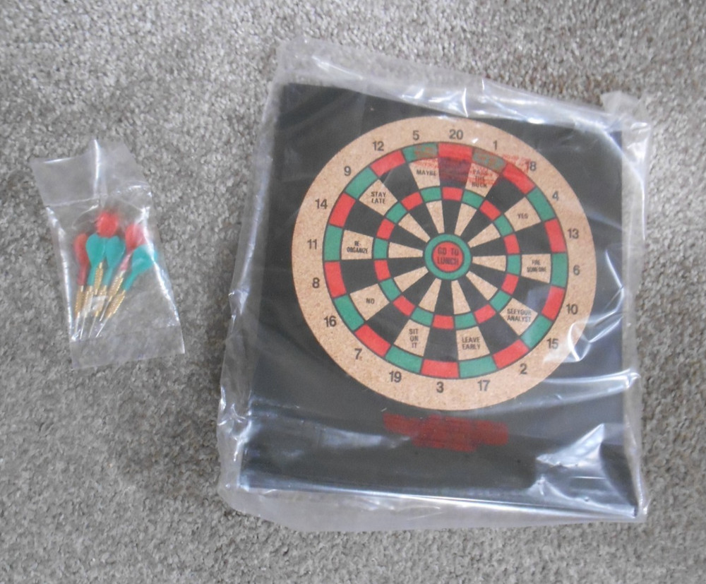 Executive Plastic Mini Dart Board Set NEW!  Comes with 6 darts