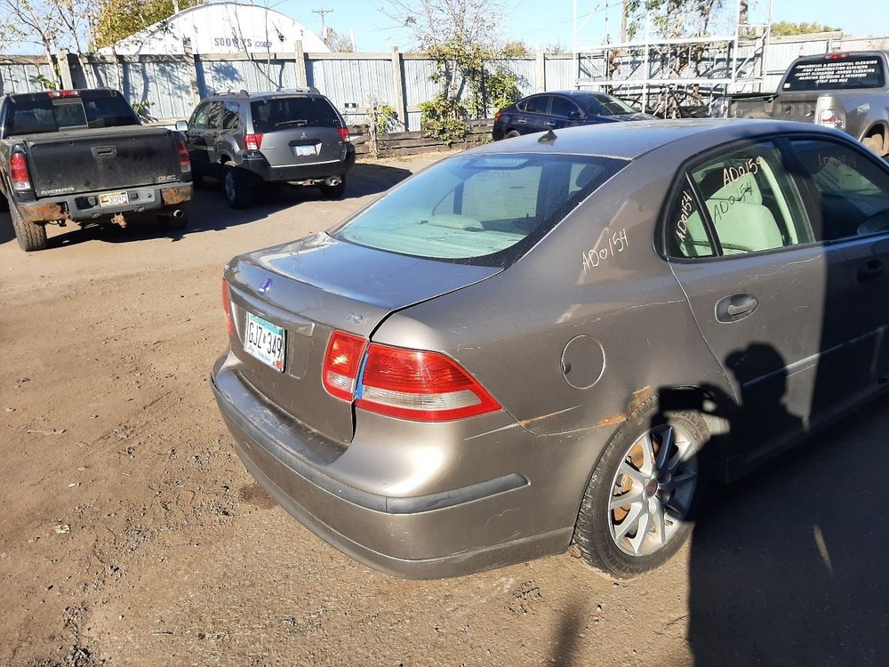 9-3 2004 High Mounted Stop Light 1068772