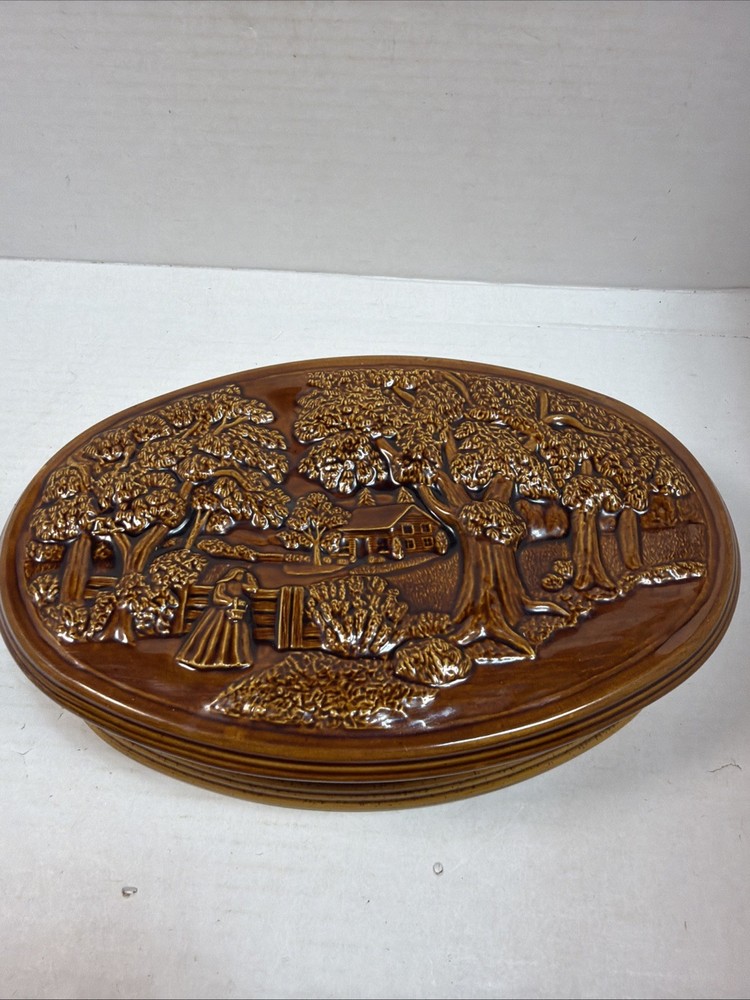Hershey Molds Ceramic 1981 Trinket Or Candy Box