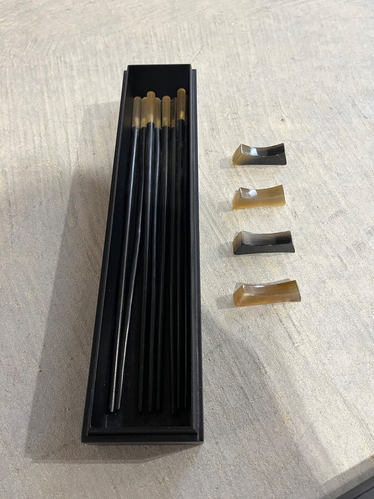 4 pairs thai chopsticks with rests and case