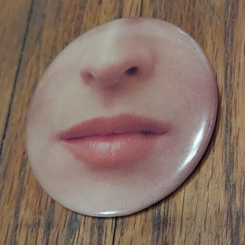 FAYE DUNAWAY LIPS PINBACK BUTTONS