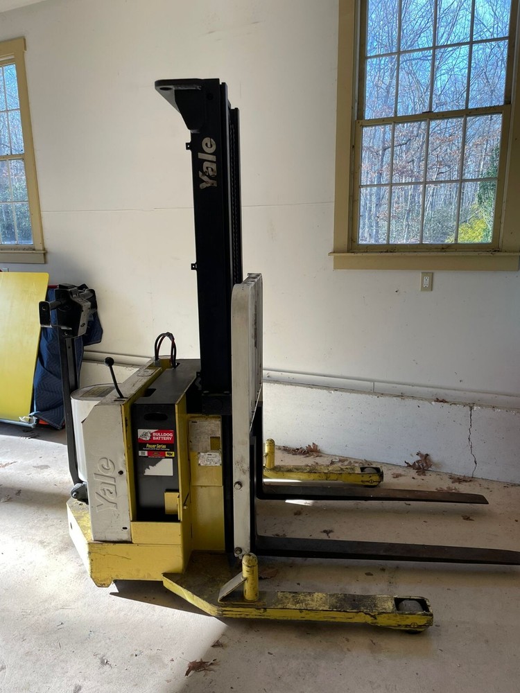 Yale 162G Type E 3000 lbs Walk Behind Forklift