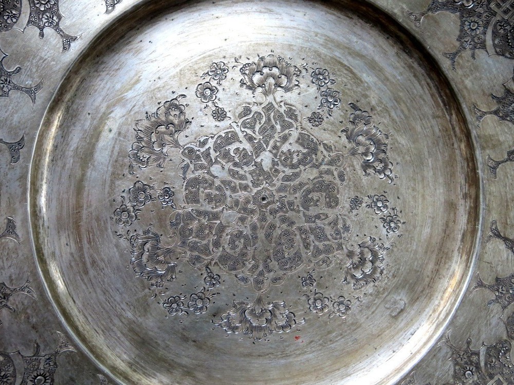 LARGE ANTIQUE PERSIAN 875 SOLID SILVER HAND ENGRAVED PLATTER