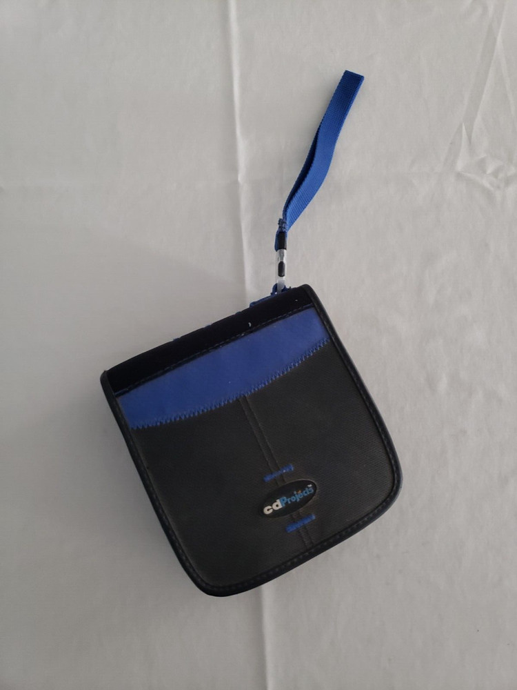 CD Projects - 30 CD/DVD case / Holder - Blue & Black with Carry Strap & Zipper