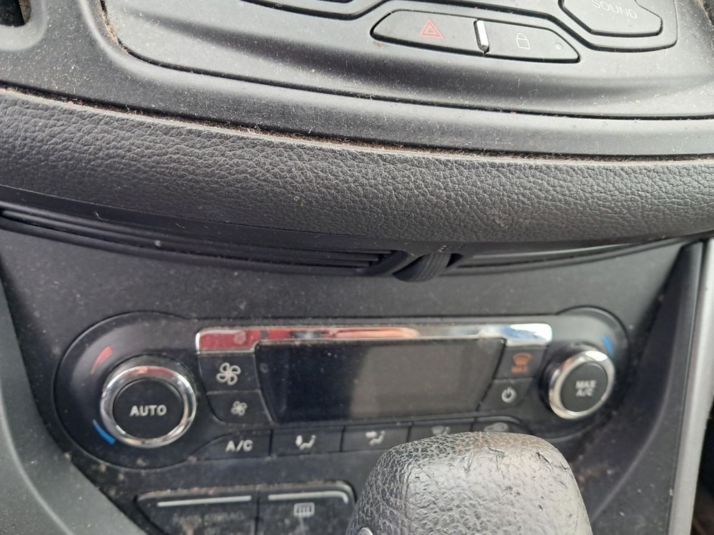 ESCAPE 2013 Glove Box 4885473