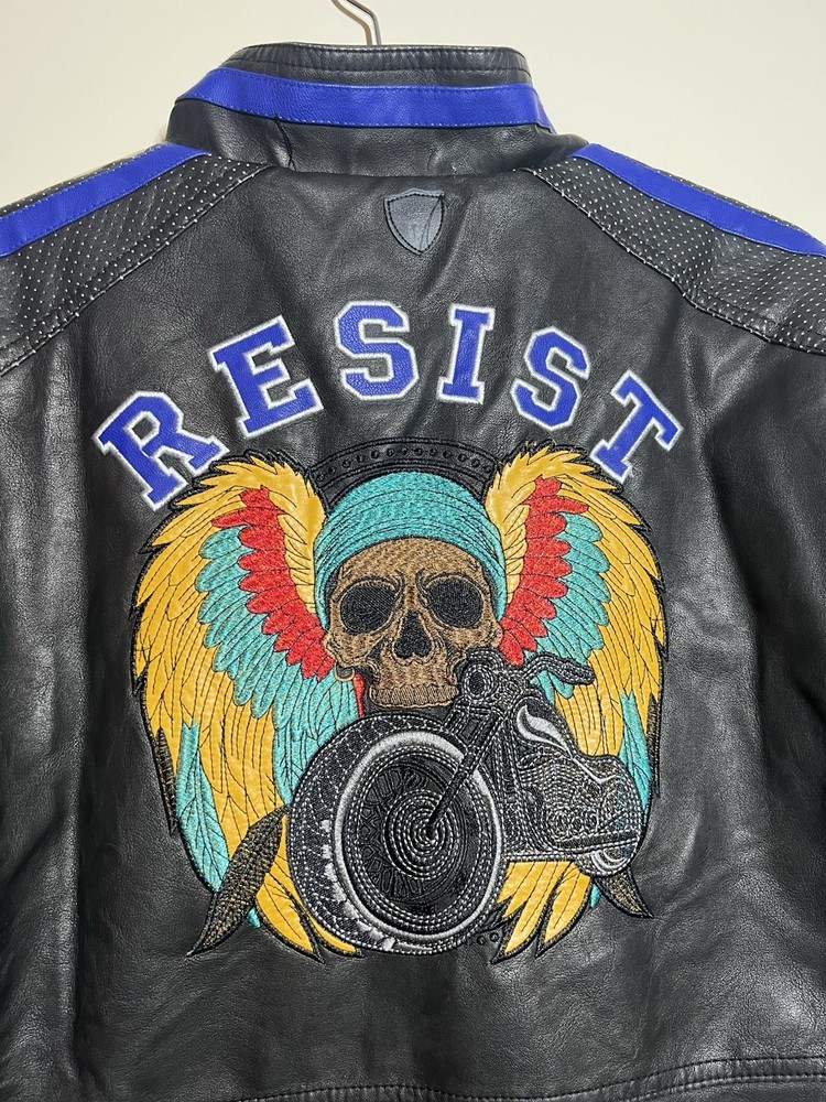 🇺🇸 “RESIST” Biker Jacket – Embroidered Motorcycle Style