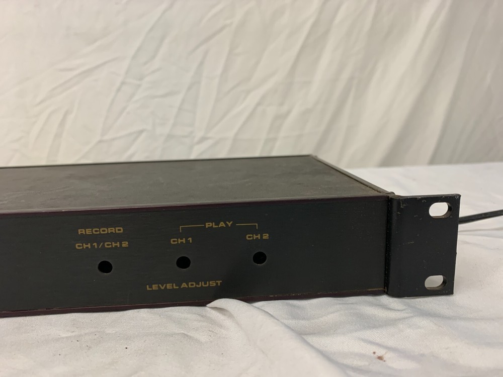 DBX MODEL 140A NOISE REDUCTION SYSTEM Encoder/decode Two-Channel Type II