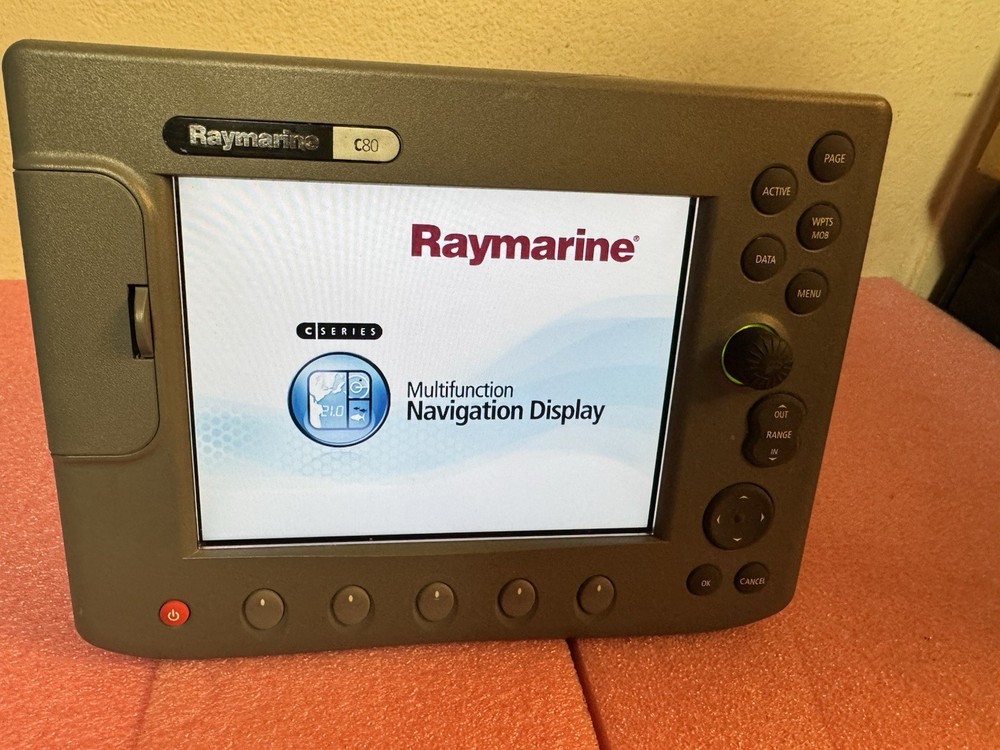 Raymarine C80 E02020 Chartplotter & MFD Display PLUS NAV CHIP and DSM30