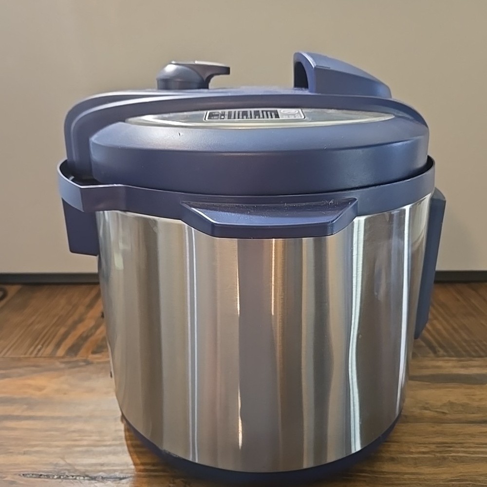 Instant Pot Navy Blue Multi-Function IP-LUX 60 - 6 Quart - Tested Works Great