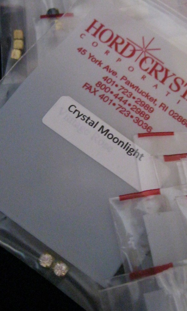 "VINTAGE STONE SETTINGS FROM HORD CRYSTAL-TOTAL 41 PKGS ASSORTED STONES"