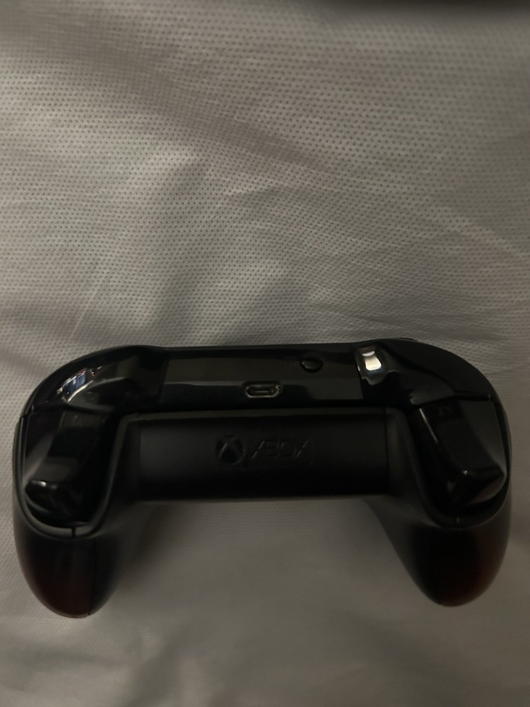 Xbox One Controller (Volcano Shadow)