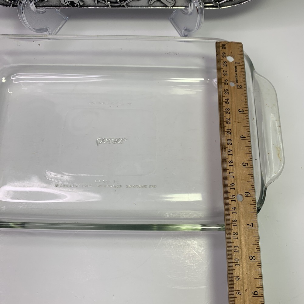 Wilton Armetale Barbed Wire Rectangle Baker 2Pc 2 Qt Pyrex & Baking Dish