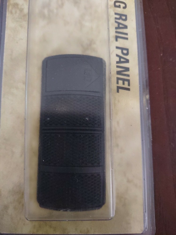 Blackhawk Medium Locking Rail Panel