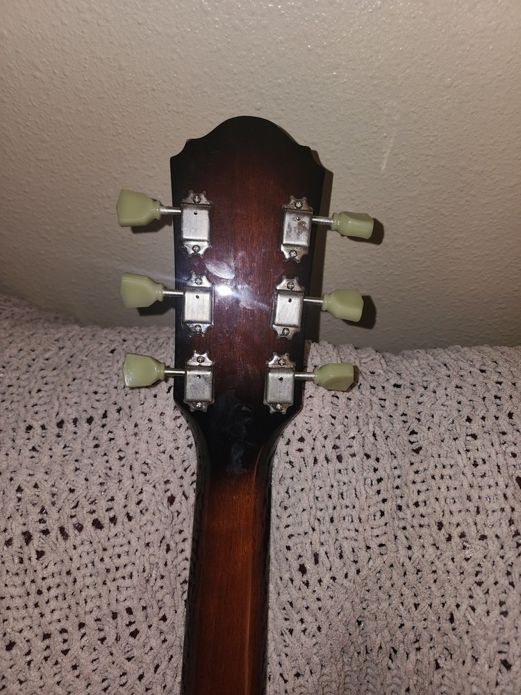 Crafter SJC 330 EQ