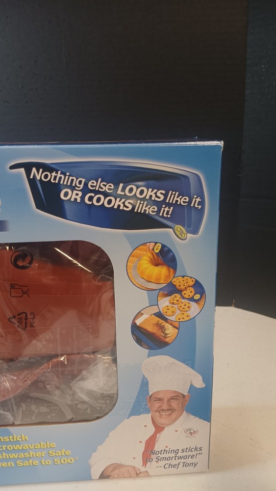 Smartware 16-Piece Basic Silicone Bakeware Set, Color Is Red Open Box