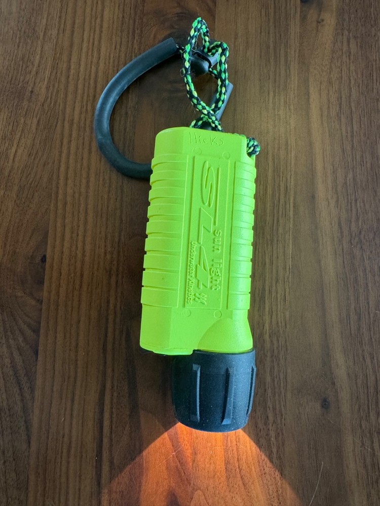 Underwater Kinetics Sunlight C8 Mini Q40 SL4 Dive Beacon SEE DESCRIPTION