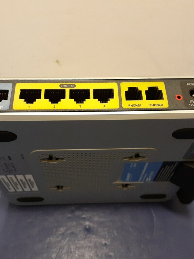 AS IS LinkSys WRTU54G-TM Wireless Router *missing Antenna.*