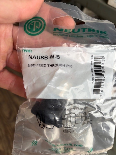 NAUSB-W-B NEUTRIX