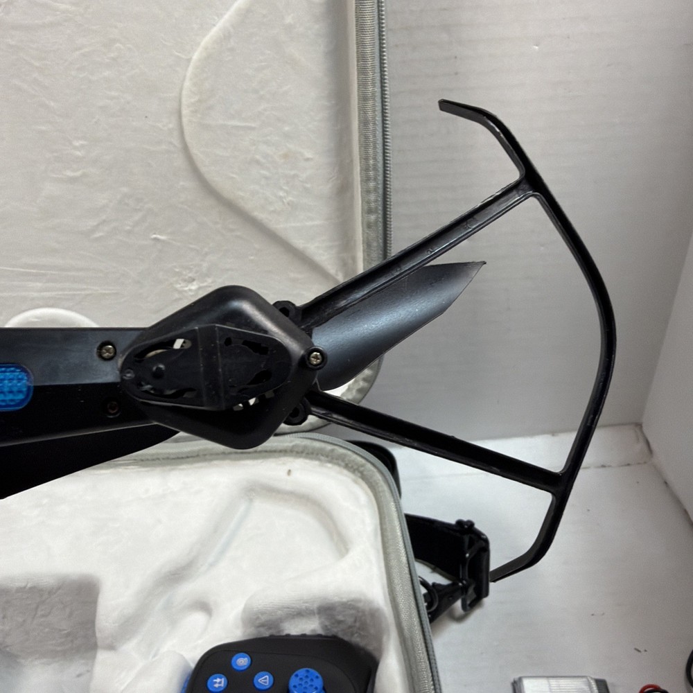SNAPTAIN S5C Black Blue Quadcopter Drone with Controller & Case, Tested & Works