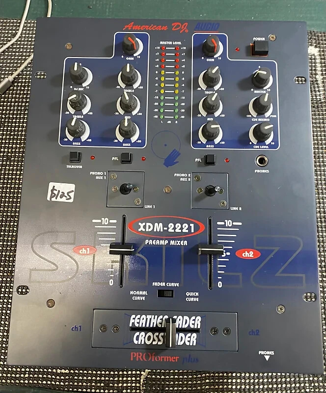 American DJ XDM-2221 DJ Controller