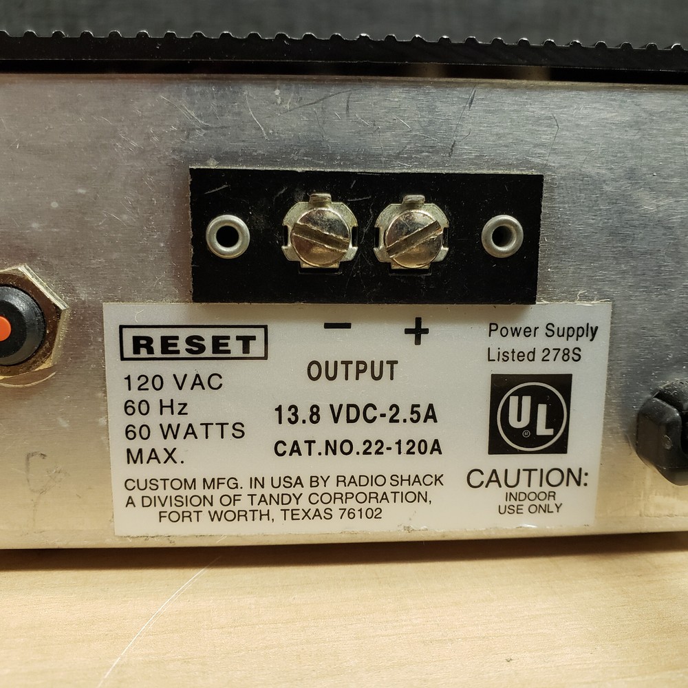 Micronta Regulated 12 Volt Power Supply 278S