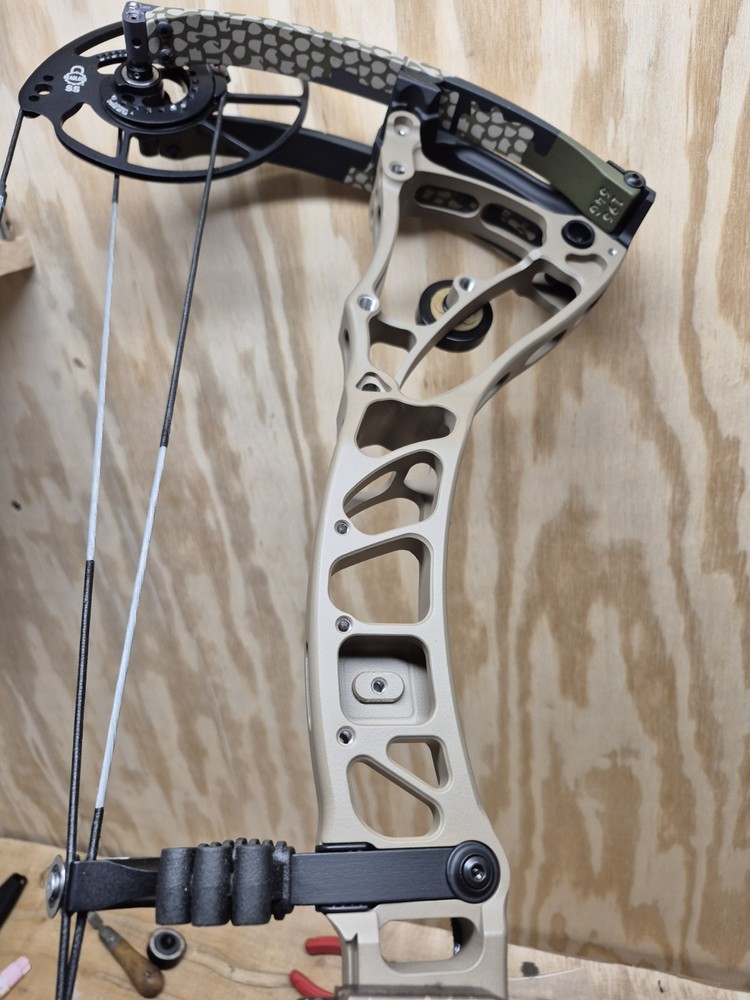 Bowtech Core Ss 70lbs Mathews Hoyt