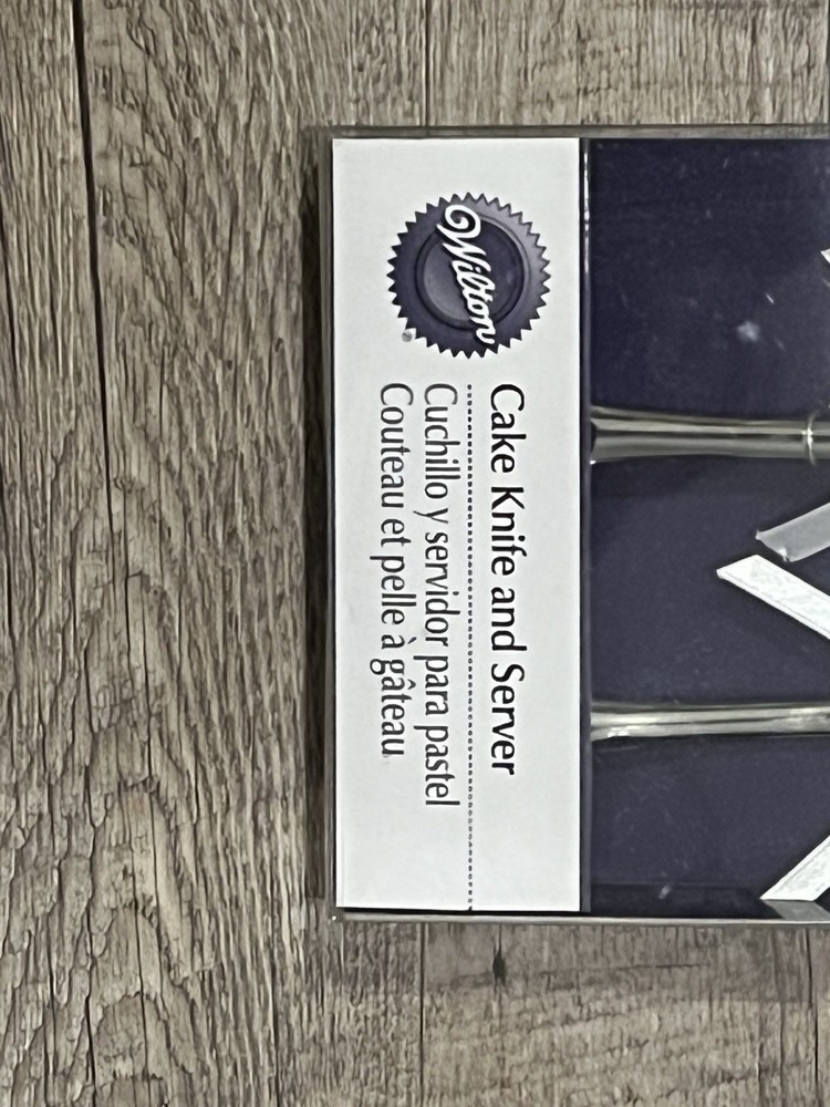 Wilton Cake Knife & Server: Silver-colored with Heart-shaped Handle bottoms NIB