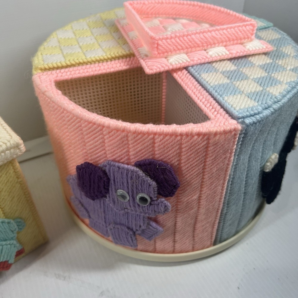 Vintage Handmade YARN Needlepoint Tissue Box Holder Plastic 4 Spinning Container