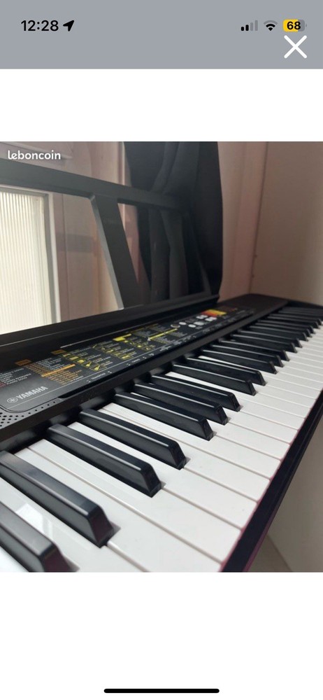 Piano YAMAHA
